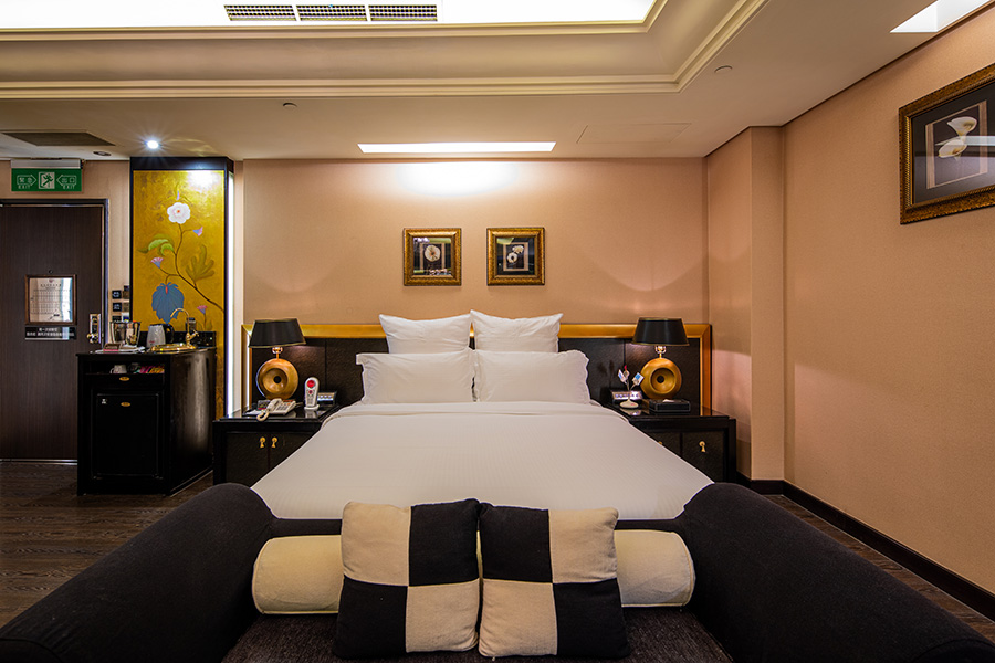 ALL_room_21G23_UCSe1kudLG